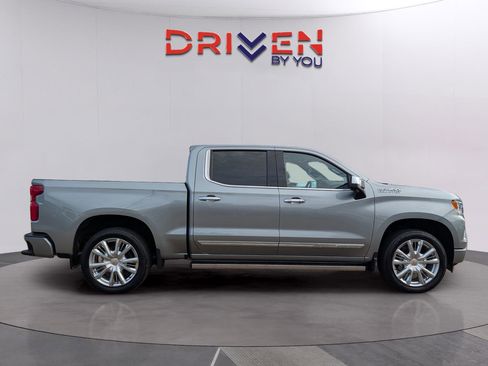 Used 2025 Chevrolet Silverado 1500 High Country AWD/4WD image 6
