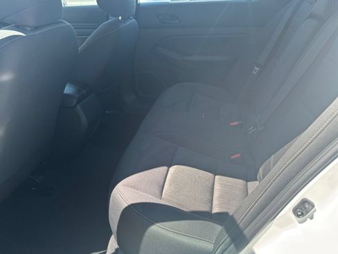 Used 2025 Nissan Altima 2.5 SV FWD image 22