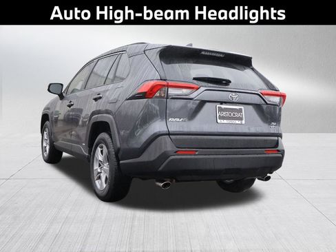 Used 2025 Toyota RAV4 XLE image 9