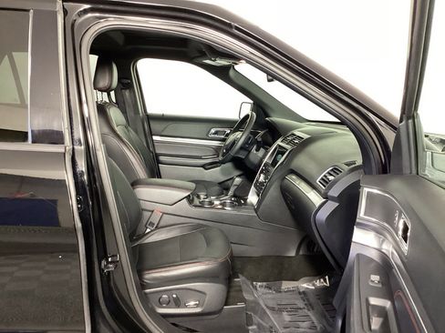 Used 2018 Ford Explorer Sport AWD/4WD image 9