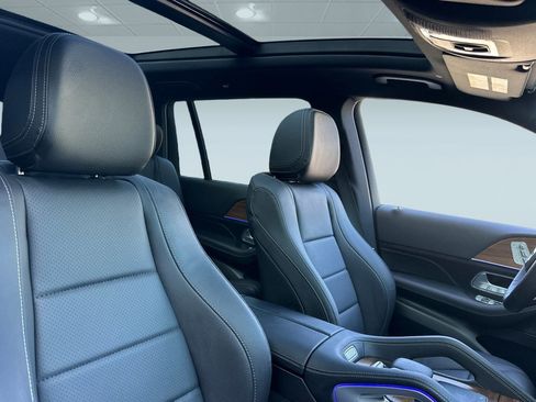 Used 2025 Mercedes-Benz GLS 450 4MATIC image 33