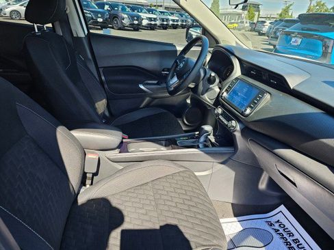 Used 2022 Nissan Kicks SV image 12