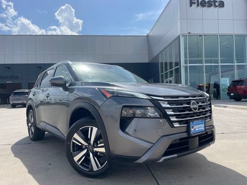 Certified 2025 Nissan Rogue SL AWD/4WD image 1
