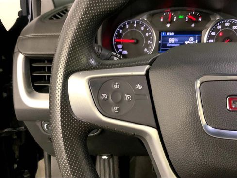 Used 2024 GMC Terrain SLE FWD image 18