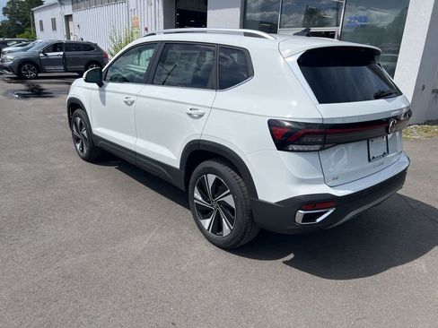 New 2025 Volkswagen Taos SE image 13