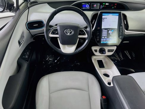 Used 2018 Toyota Prius Prime Premium FWD image 22