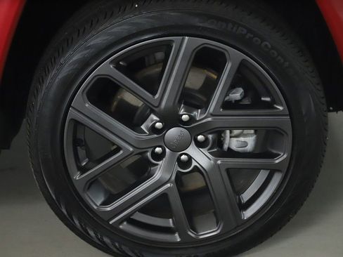 Used 2024 Jeep Compass Limited w/ High Altitude Package image 10