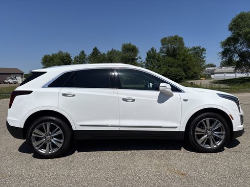 Used 2024 Cadillac XT5 Premium Luxury FWD image 3