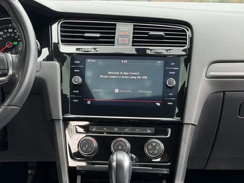 Used 2018 Volkswagen GTI SE w/ SE Leather Package image 46