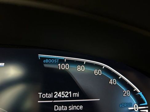 Used 2023 BMW 530e xDrive w/ Convenience Package image 38