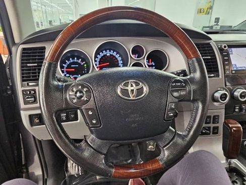 Used 2013 Toyota Sequoia Platinum image 10