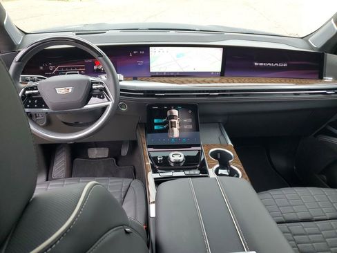 Certified 2025 Cadillac Escalade Sport Platinum w/ LPO, Floor Liner Package image 22