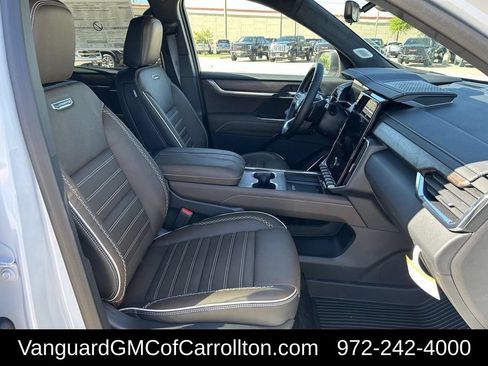 New 2026 GMC Acadia Denali Ultimate w/ LPO, Floor Liner Package AWD/4WD image 25