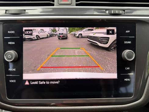 Used 2024 Volkswagen Tiguan SE R-Line w/ MDO Package, Two-Row AWD/4WD image 23