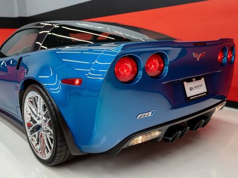Used 2011 Chevrolet Corvette ZR1 w/ Preferred Equipment Group RWD image 27