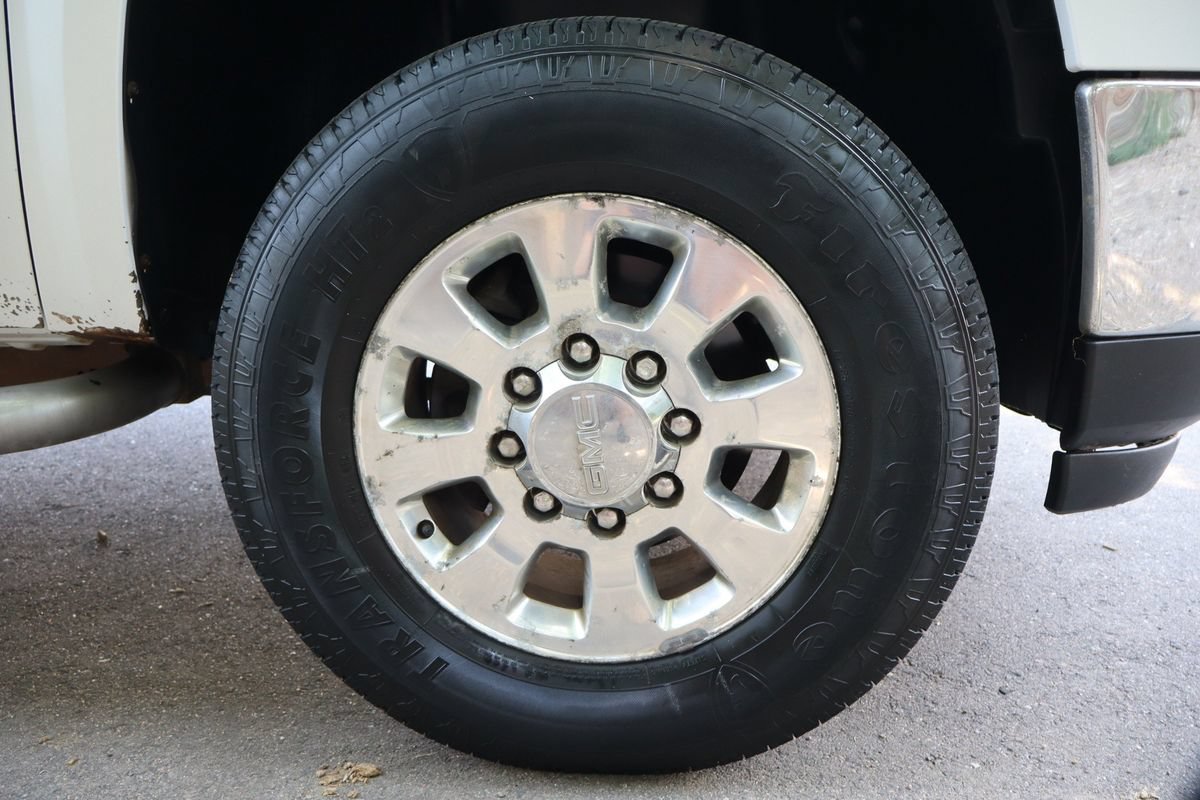 Used 2011 GMC Sierra 2500 SLE w/ Suspension Package, Off-Road AWD/4WD image 40