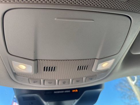 Used 2024 Ford Expedition XLT image 19