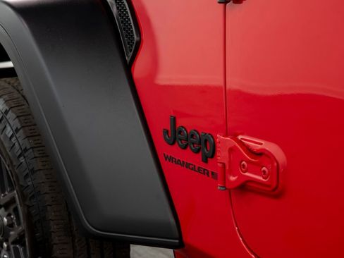 Used 2024 Jeep Wrangler Unlimited Sport AWD/4WD image 6