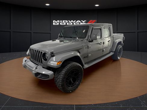 Used 2022 Jeep Gladiator Overland AWD/4WD image 2
