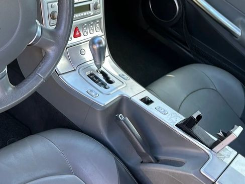 Used 2005 Chrysler Crossfire Limited image 25