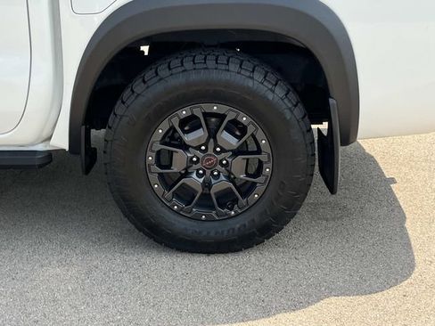 Used 2022 Nissan Frontier Pro-X w/ Pro-X Premium Package RWD image 12