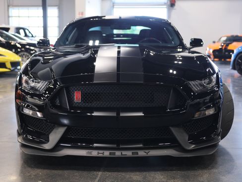 Used 2018 Ford Mustang Shelby GT350R w/ GT350R Equipment Group 920A RWD image 2