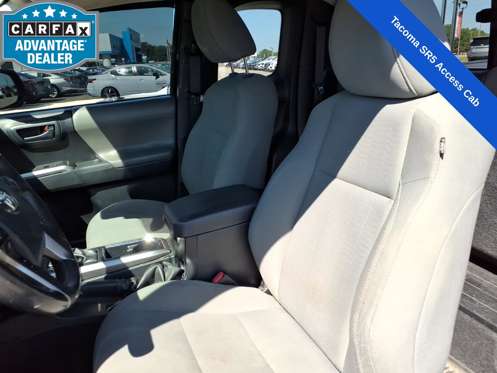 Used 2018 Toyota Tacoma SR5 w/ SR5 Appearance Package (SM) AWD/4WD image 15
