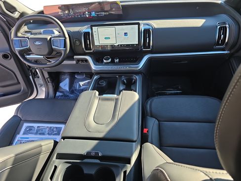 New 2026 Ford Expedition Max Platinum w/ Stealth Appearance Package image 9