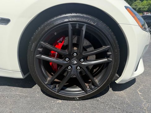 Used 2018 Maserati GranTurismo Sport RWD image 35