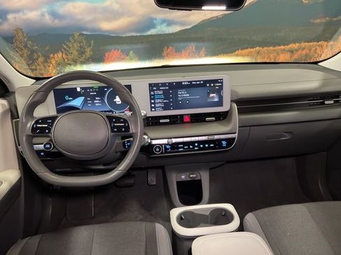 Used 2024 Hyundai Ioniq 5 SEL RWD image 61