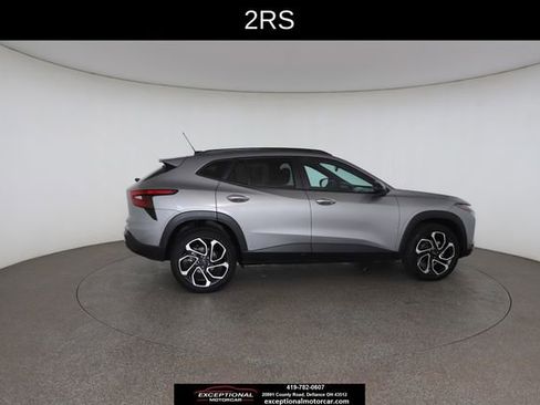 Used 2024 Chevrolet Trax RS w/ Driver Confidence Package FWD image 22