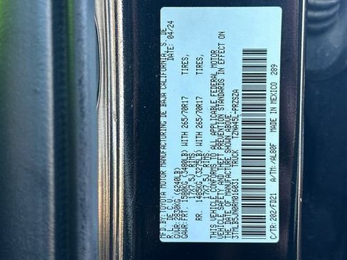 Used 2024 Toyota Tacoma TRD Off-Road image 33