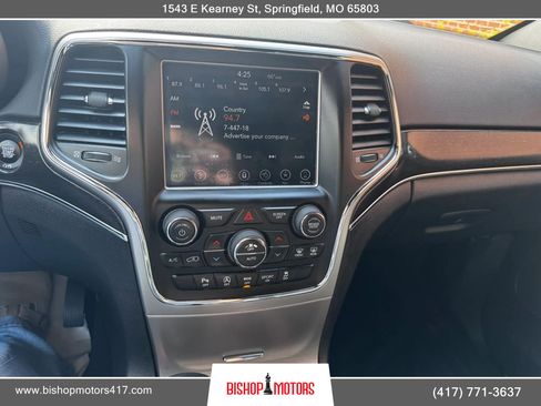Used 2018 Jeep Grand Cherokee Limited AWD/4WD image 26