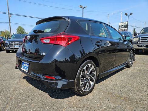 Used 2018 Toyota Corolla iM FWD image 5