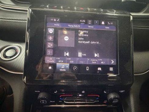 Certified 2023 Jeep Grand Cherokee L Altitude AWD/4WD image 19