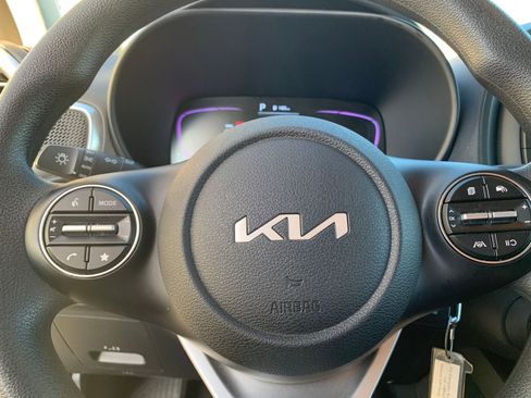 Used 2025 Kia Soul LX w/ LX Technology Package image 25