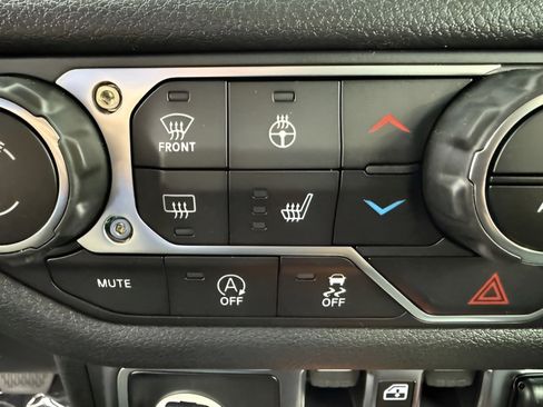 Used 2025 Jeep Gladiator Sport AWD/4WD image 21