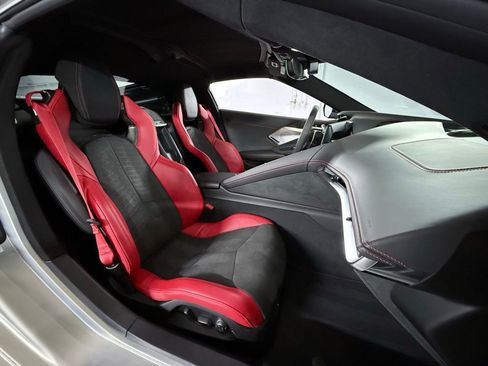 Used 2021 Chevrolet Corvette Stingray Premium Cpe w/ Z51 Performance Package image 21