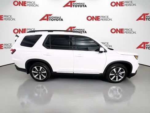Used 2025 Honda Pilot Touring image 8