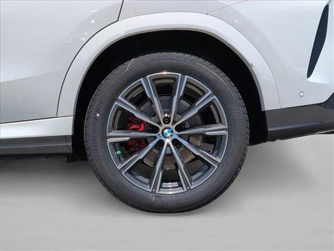 New 2027 BMW X6 xDrive40i w/ Executive Package AWD/4WD image 10