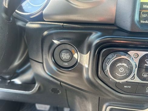 Used 2022 Jeep Wrangler Unlimited Sport image 28