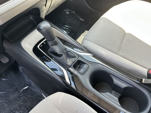 Used 2021 Toyota Corolla LE FWD image 26