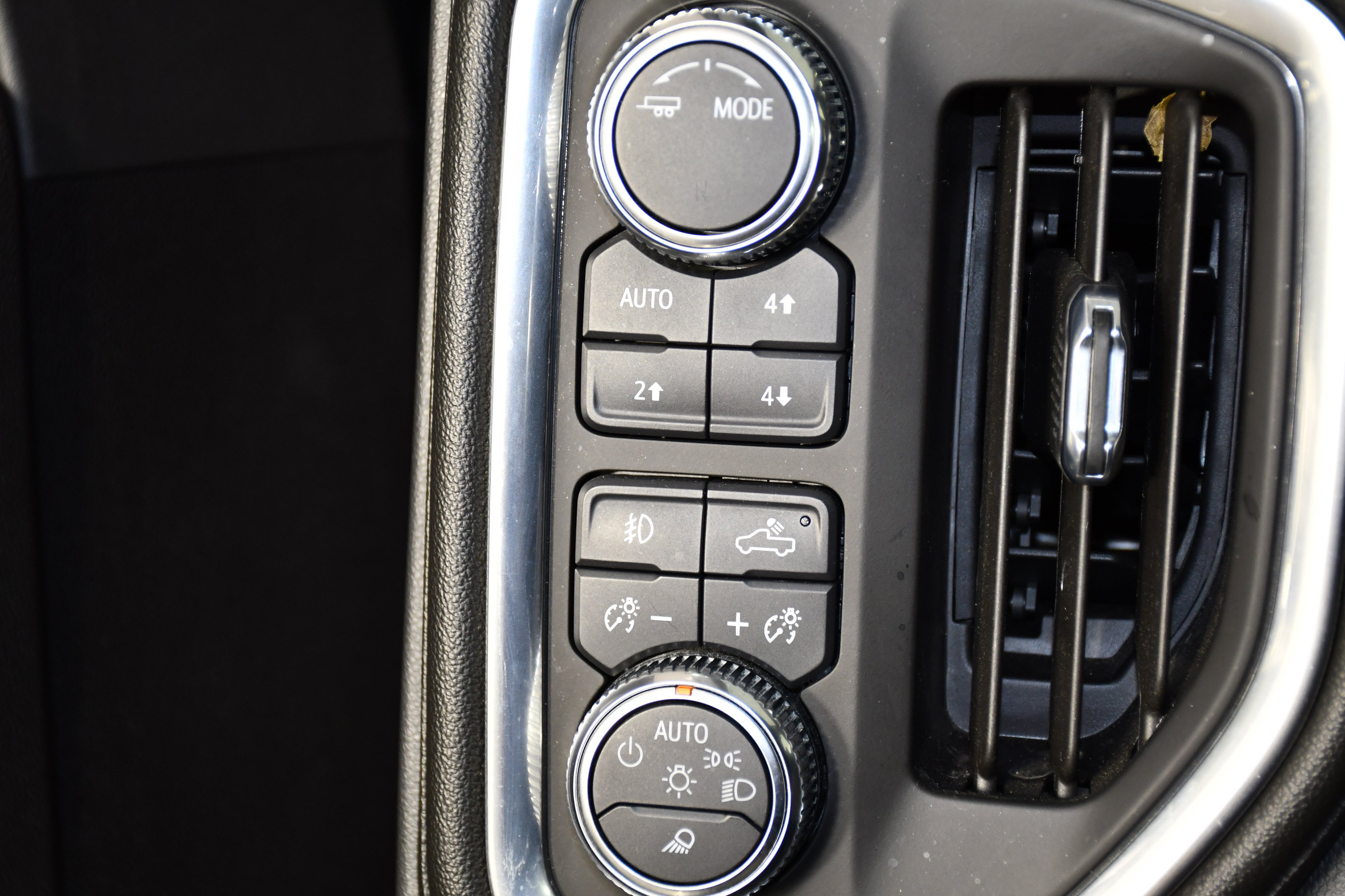 Used 2021 GMC Sierra 1500 Denali w/ Technology Package AWD/4WD image 39