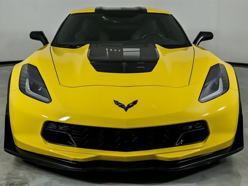 Used 2018 Chevrolet Corvette Z06 RWD image 5