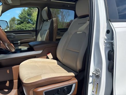 Used 2020 RAM 1500 Laramie AWD/4WD image 10
