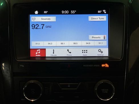Used 2017 Ford Explorer XLT w/ Equipment Group 202A AWD/4WD image 19