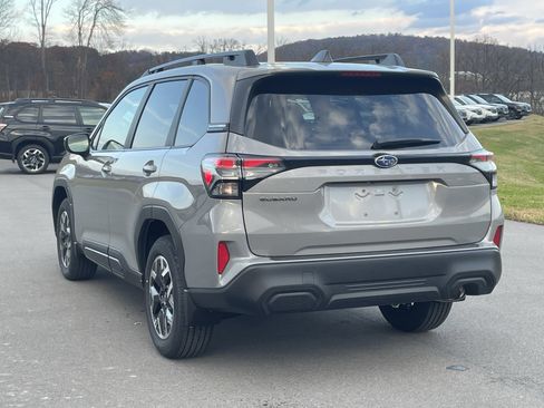 Used 2026 Subaru Forester Premium AWD/4WD image 4
