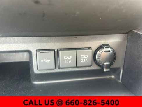 Used 2021 Toyota Highlander XSE FWD image 28