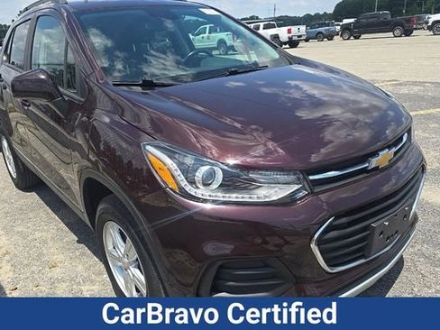 Used 2022 Chevrolet Trax LT w/ Driver Confidence Package AWD/4WD image 1