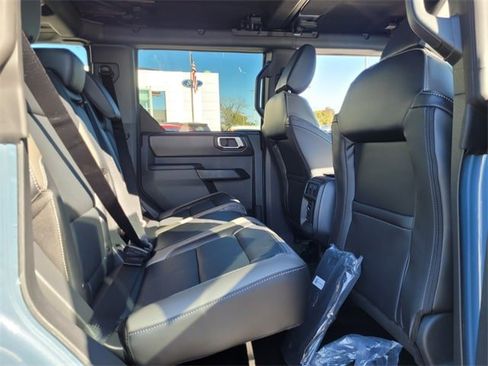 New 2025 Ford Bronco Outer Banks w/ Sasquatch Package image 39